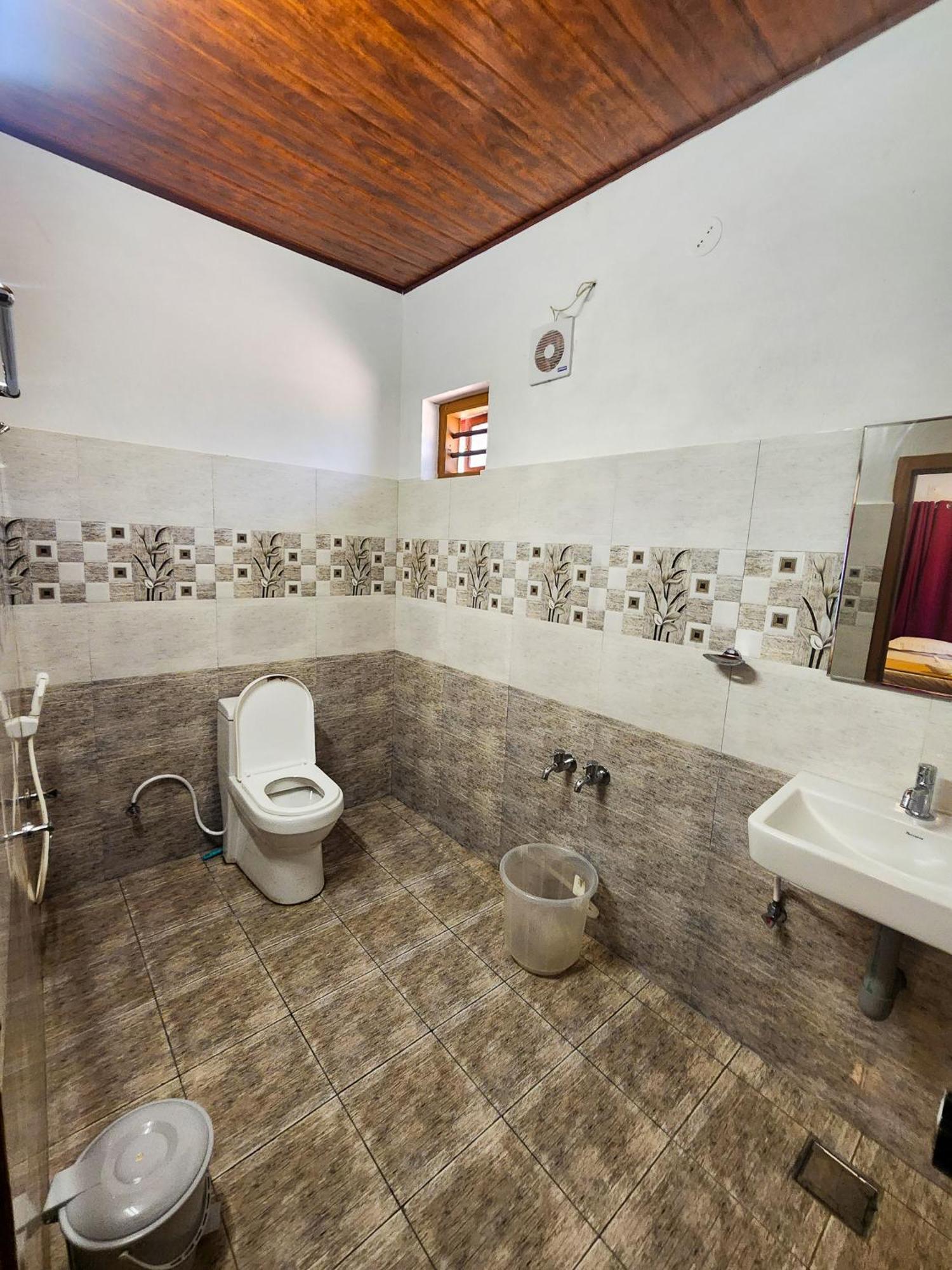 Celestial Heights Homestay Kurchi Exterior foto