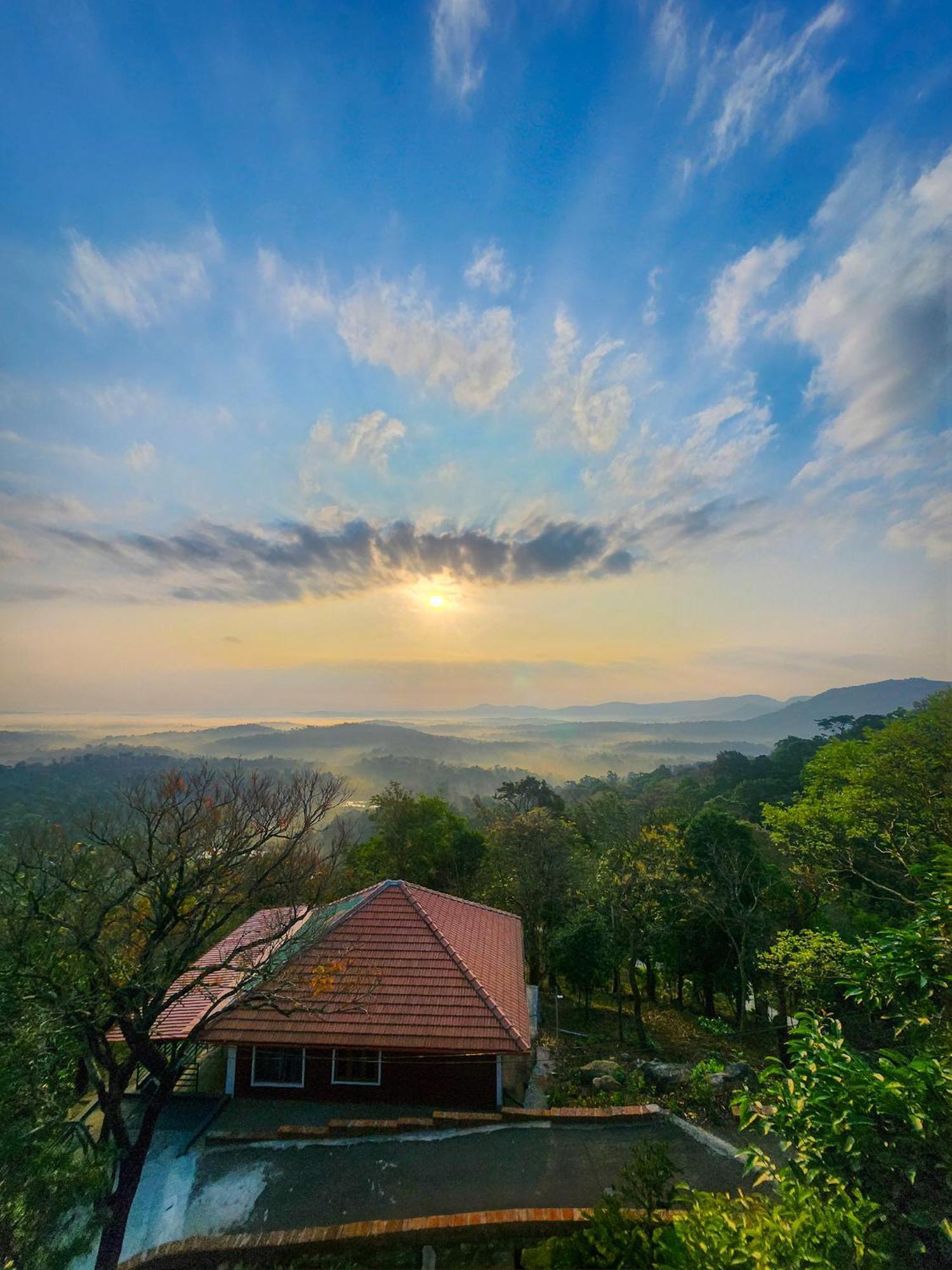 Celestial Heights Homestay Kurchi Exterior foto