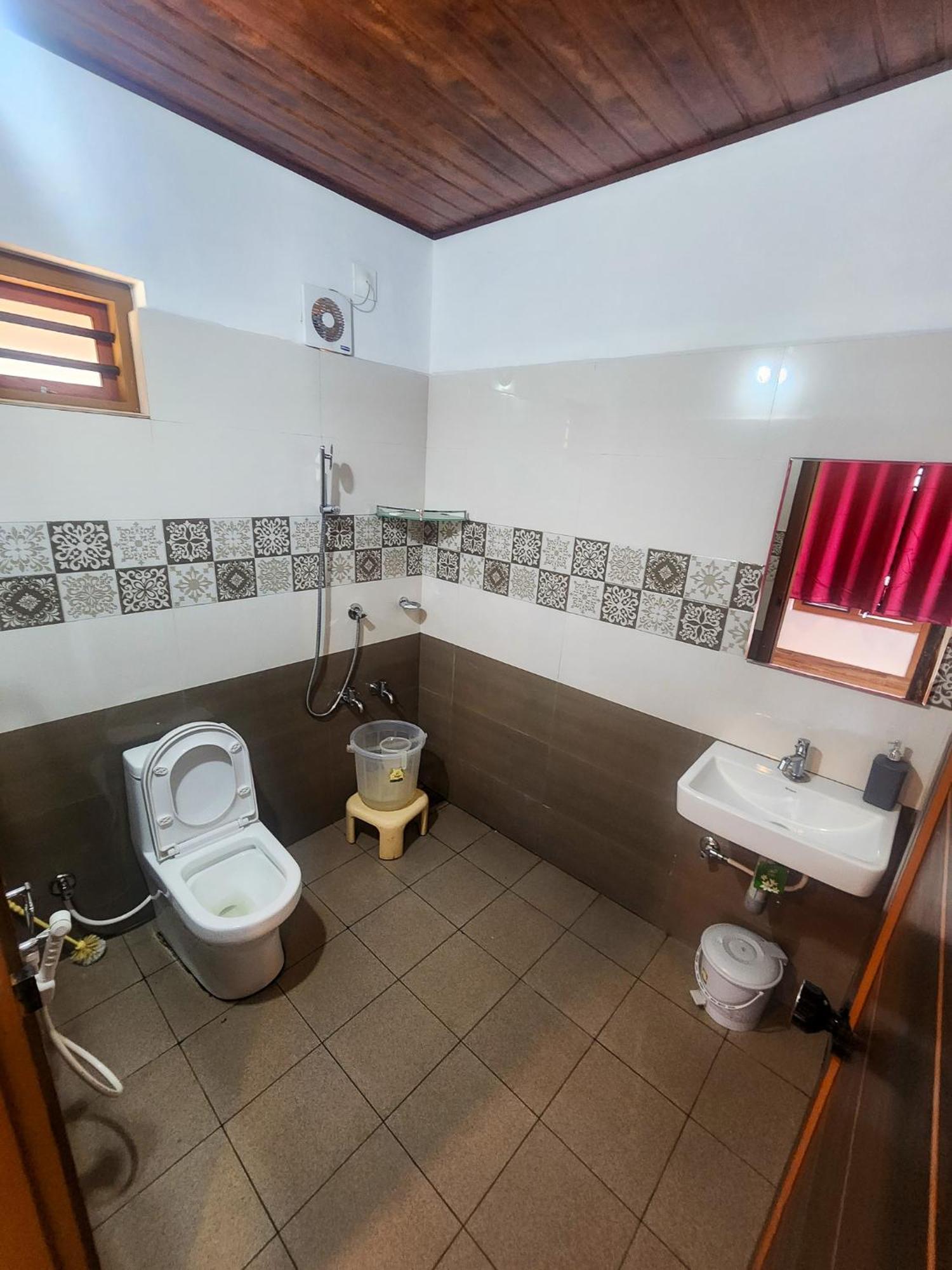 Celestial Heights Homestay Kurchi Exterior foto